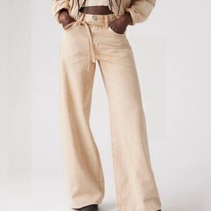 🔥NWOT🔥Levi's Cream / Ecru / Beige Wide-Leg Jeans